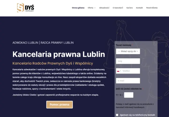 Logo kancelarii prawnej Dyś i Wspólnicy na tle granatowej strony internetowej.