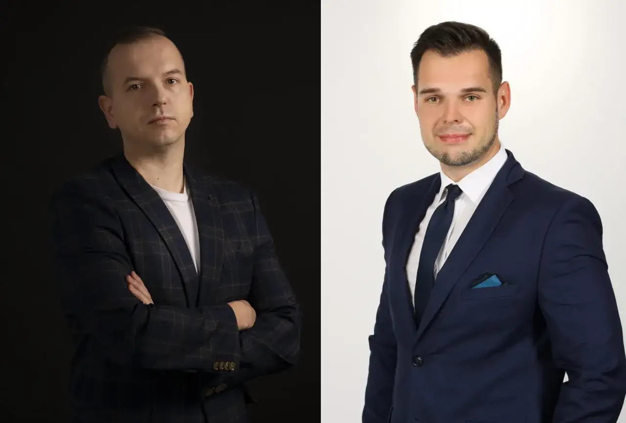 Dwaj mężczyźni w garniturach, jeden na ciemnym tle, drugi na jasnym.